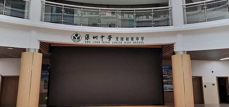 深圳中學(xué)龍崗初級(jí)中學(xué)安裝電教室電腦桌-外語(yǔ)聽力考試電腦桌
