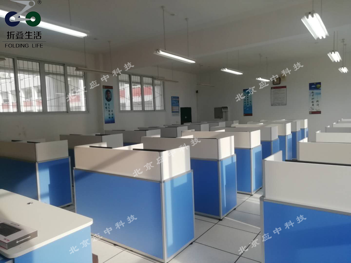 升降屏風桌和傳統(tǒng)電腦桌的區(qū)別